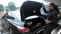 Dalam situs resmi Toyota untuk tipe 2.5 HV G-Executive memiliki banderol harga 6.323.400 yen atau kalau dirupiahkan setara Rp 844 jutaan. Tapi itu harga di Jepang.