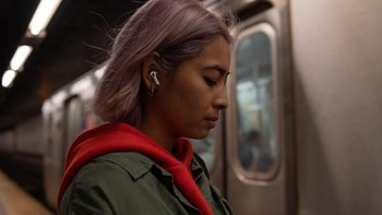 Earphone makin canggih usai dibenamkan wireless. Foto: Apple