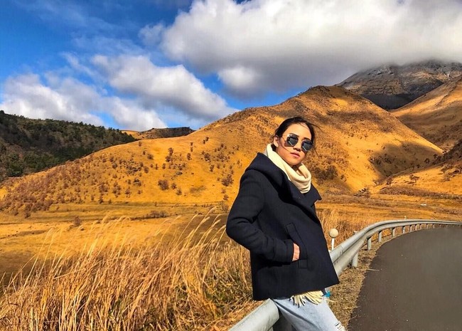 Saya tidak terlalu suka mengenakan dress karena saya pikir itu terlalu formal. Saya juga sangat jarang menggunakan make-up karena malas jika harus membersihkan, ujar Nitchaon seperti dikutip dari Detiksport. Foto: Instagram