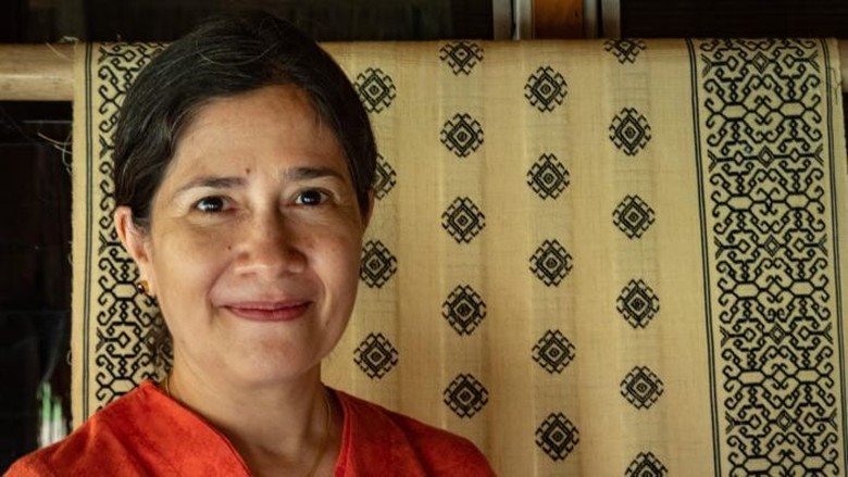 Chandra Prijosusilo, dari Psikologi, Aktivis Sampai Memberdayakan Tenun Tradisional Chandra Prijosusilo, dari Psikologi, Aktivis Sampai Memberdayakan Tenun Tradisional