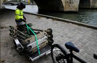 Sungai Jakarta Ada Sampah, Sungai Paris Ada Skuter