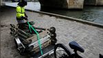 Potret Sampah Skuter di Sungai Paris
