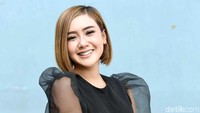 Dalam sebuah acara di Menteng, Cita mengatakan dirinya sudah serius dan yakin dengan Roy. Pool/Noel/detikFoto.