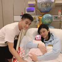 Melahirkan, Model Victoria's Secret Dapat Hadiah Rp 140 M dari Raja Judi