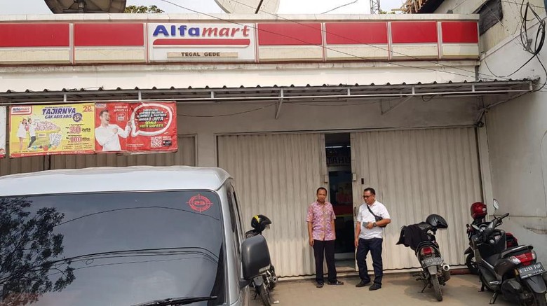 Minimarket di Bekasi Dirampok, Brankas Berisi Rp 50 Juta Raib Minimarket di Bekasi Dirampok, Brankas Berisi Rp 50 Juta Raib