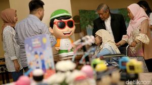Keren! Boneka Ini Bisa jadi Teman Bermain Sambil Belajar