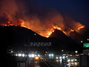 Kebakaran Hutan di Los Angeles Hanguskan Rumah Mewah, Selebriti Mengungsi