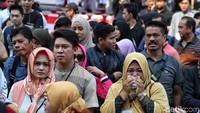 Memperingati setahun tragedi itu, sejumlah keluarga korban pesawat Lion Air JT-610 menumpang KRI Semarang-594 dari Dermaga JICT 2, Tanjung Priok, Jakarta Utara, Selasa (29/10/2019).
