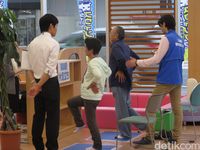 Di Jepang, Kakek-Nenek Dilatih Lagi Cara Aman Berkendara