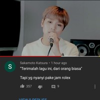 Ketika dibawakan lag di YouTube, lagu ini mendapat beberapa komentar lucu, seperti yang satu ini. Banyak juga fans mengatakan mereka langsung ambyar setelah mendengarkan lagu bernuansa sentimental tersebut karena dibawakan dengan emosi yang tepat. Foto: YouTube/Instagram