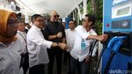Deddy Corbuzier Coba Ngecas Mobil Listriknya di SPKLU PLN UID