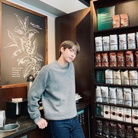 Meski begitu, tak sedikit pula netizen yang berkomentar kurang menyenangkan mengenai duet keduanya. Namun hal tersebut tak menyurutkan popularitas video yang masih trending di peringkat pertama hingga berita ini dibuat. Foto: YouTube/Instagram