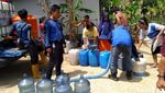 Kekeringan, Tagana Ciamis Distribusikan Air Bersih Pakai Toren