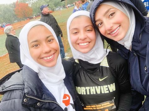 Remaja SMA Ini Didiskualifikasi dari Lomba Lari karena Pakai Hijab