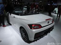 Lihat Langsung Copen yang Dapat Sentuhan Sporty dari Toyota