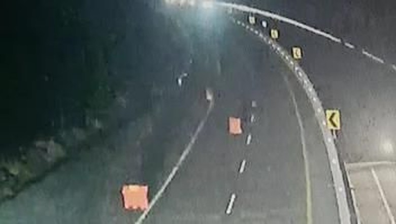 Water Barrier di Tol Pandaan-Malang Bergerak Sendiri, Ini Kata Pengelola Water Barrier di Tol Pandaan-Malang Bergerak Sendiri, Ini Kata Pengelola