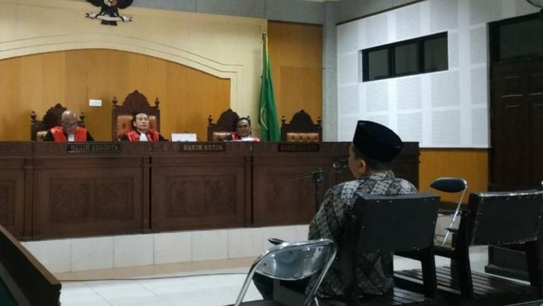 Korupsi Honor Pengurus Masjid Rp 91 Juta, Eks Camat di NTB Dipenjara Korupsi Honor Pengurus Masjid Rp 91 Juta, Eks Camat di NTB Dipenjara