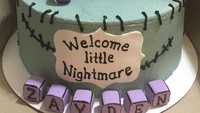 Pesta Halloween memang bukan tradisi di Indonesia tapi ada saja orang yang meramaikannya. Kostum unik dan menyeramkan sering dipilih sebagai tema. Eits tapi ada juga kreasi cake yang menghadirkan hantu lucu. Foto : instagram @inourtownofhaloween