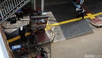 Revitalisasi trotoar di kawasan Jalan Raya Otista, Jakarta, sudah rampung di beberapa titik.