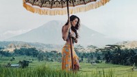 Di daftar pertama influencer pariwisata dunia ada Chelsea Yamase atau yang dikenal dengan nama akun Instagram @chelseakauai. Berawal dari kecintaannya mengunggah foto-foto travel di Instagram, dara asal Hawaii ini meraih popularitas  dalam waktu yang cukup cepat (@chelseakauai/Instagram)  
