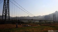 Jembatan ini memiliki panjang 120 meter dengan lebar 1,60 meter dan berat total 15 ton.
