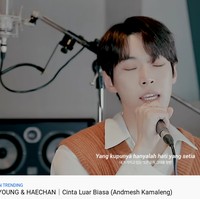 Dalam video berdurasi tiga menit tersebut, baik Haechan dan Doyoung membawakannya dengan baik. Banyak fans Indonesia yang memuji pelafalan mereka terutama Haechan. Foto: YouTube/Instagram