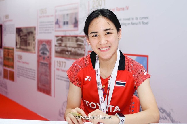 Tak hanya jago di lapangan, pemain badminton ini juga mencuri atensi karena kecantikan yang dimilikinya. Bahkan beberapa netizen menyebut dirinya sebagai bidadari bulutangkis. Foto: Instagram