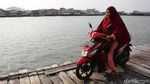 Uji Nyali Lintasi Jalan Kayu di Pulau Sedanau Natuna