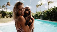 Nama Lauren Bullen atau yang populer sebagai @gypsea_lust telah dikenal di jajaran influencer pariwisata dunia. Jika ada daftar 3 besar influencer pariwisata terbaik dunia, Lauren tentu masuk di daftar tersebut (@gypsea_lust/Instagram)  