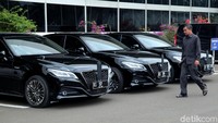 Begini penampakan mobil dinas baru pejabat tinggi negara yakni Toyota Crown 2.5 HV G-Executive seharga Rp 1,5 miliar.