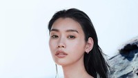 Supermodel asal China, Ming Xi, menikah dengan Mario Ho, anak salah satu orang terkaya Hong Kong, Stanley Ho. Keduanya meresmikan hubungan mereka dengan pernikahan mewah pada 2019. (Foto: Instagram)