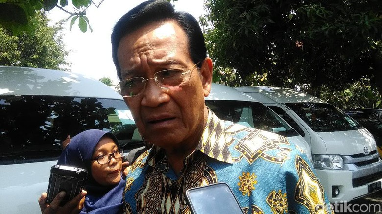 Begini Kata Sultan Yogya soal Mitos Dilarang Berbaju Hijau di Parangtritis Begini Kata Sultan Yogya soal Mitos Dilarang Berbaju Hijau di Parangtritis