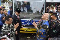 Capsule Bus Pertama di Indonesia Mulai Beroperasi di Jambi