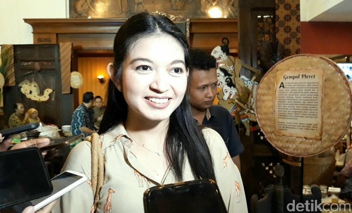 Selvi Ananda Selvi Ananda istri Gibran Rakabuming Raka