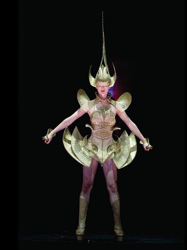 Tak Sekolah Fashion, Rinaldy Yunardi Juara Dunia Lomba Rancang Aksesori