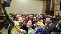 Sementara itu, anggota Komisi III telah ditetapkan dalam rapat paripurna sebelumnya. 