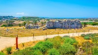 Ggantija merupakan nama kuil di negara kecil Malta, Eropa. Kuil yang disebut-sebut lebih tua dari piramida di Mesir ini, diyakini pernah digunakan untuk memuja raksasa! (iStock)
