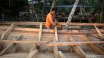 Mengintip Proses Pembuatan Kapal Pompong di Natuna