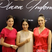 Istri Menteri Pendidikan dan Kebudayaan Nadiem Makarim, Franka Franklin hadir di pembukaan toko perhiasan Tulola Jewelry di Plaza Indonesia pada Rabu (30/10/2019). Franka menjadi salah satu pendiri Tulola Jewelry, bersama dengan Happy Salma dan Dewi Sri Luce Rusna. Foto: Anggi Mayasari/Wolipop