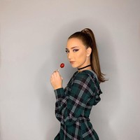 Halloween biasanya dirayakan dengan memakai kostum unik. Namun bagi Hailie Jade, Ariana Grande adalah inspirasi yang pas untuk merayakan Halloween. Di Instagram baru-baru ini, putri Eminem yang berusia 22 tahun itu mengunggah foto gaya terbaiknya meniru pelantun Thank U, Next itu. (Foto: Instagram)