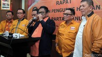 Sikap itu tertulis dalam enam poin yang dibacakan oleh juru bicara Partai Hanura, Benny Rhamdani. Dalam sikap itu tertulis, Hanura berprinsip mendukung Jokowi-Maruf secara ideologis.