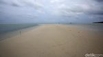 Pesona Pantai Sinimpak Mutiara dari Natuna