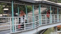 Sejumlah JPO yang akan direvitalisasi tersebut diantaranya adalah JPO Kyai Caringin (RSUD Tarakan), JPO Suryopranoto (halte TranJakarta Petojo), JPO Pos (halte TranJakarta pasar Baru), JPO Daan Mogot (rumah duka abadi), dan JPO Saharjo (menteng pulo).