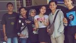 Pose Keren Liza Aditya, Artis yang Diisukan dengan Atta Halilintar Saat Ngafe