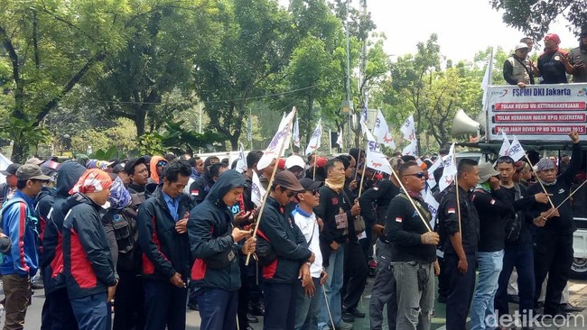 Buruh Minta Anies Naikkan UMP DKI Jadi Rp 4,6 Juta