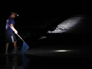 Berburu Kepiting ala Anak Pulau Laut Natuna