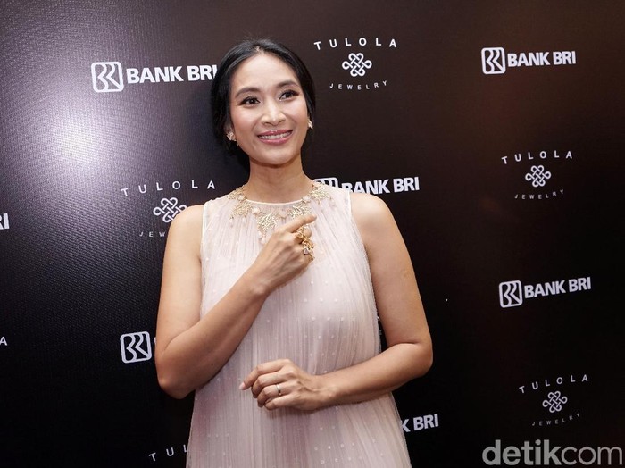 Happy Salma saat ditemui di Plaza Indonesia.