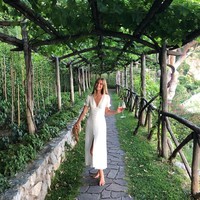 Meski dilahirkan sebagai orang kaya, Talita mengaku punya kehidupan yang normal. Namun Instagram memang merupakan bagian dari usahanya membangun brand. Foto: Instagram @tvf