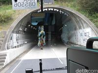 Terowongan Menembus Gunung Bikin Perjalanan Lebih Cepat