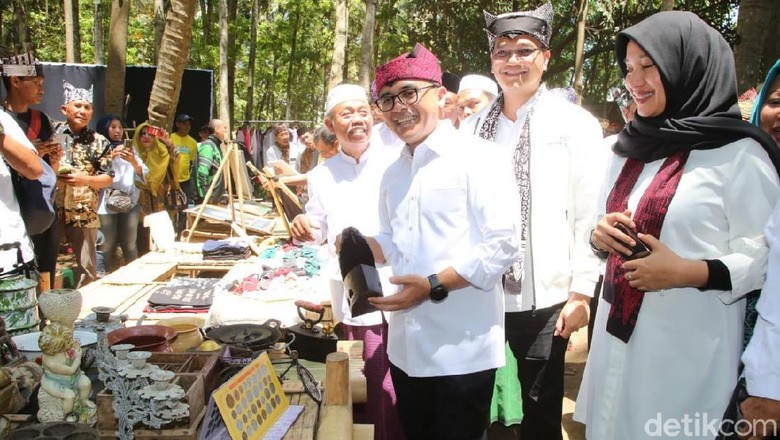 Banyuwangi Dorong Pengembangan Pasar Tradisional dengan Festival Ini Banyuwangi Dorong Pengembangan Pasar Tradisional dengan Festival Ini